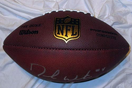 Дешон Уотсън подписа футболна топка Wilson NFL Shield с автограф W / PROOF, Фотография Дешона, подписывающего договор